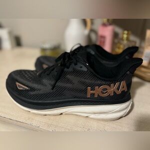 Hoka Clifton 9 Black/Rose Gold